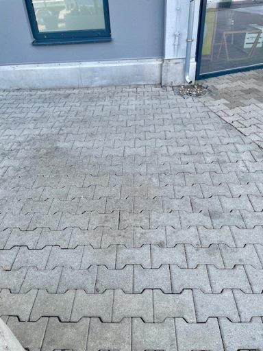 Spezialreinigung am Edeka Pfeilstetter in Traunstein Haslach im August 2026 inkl. der Entfernung von massiven Fettflecken Nachher Spezialreinigung am Edeka Pfeilstetter in Traunstein Haslach im August 2026 inkl. der Entfernung von massiven Fettflecken Nachher