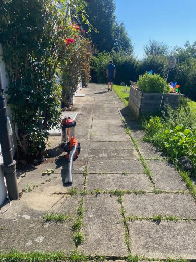 Außenreinigung in Bergen Holzhausen im August 25 Vorher