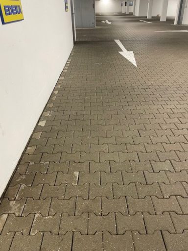 Spezialreinigung am Edeka Pfeilstetter in Traunstein Haslach im August 2026 inkl. Kaufummientfernung Nachher Spezialreinigung am Edeka Pfeilstetter in Traunstein Haslach im August 2026 inkl. Kaufummientfernung Nachher